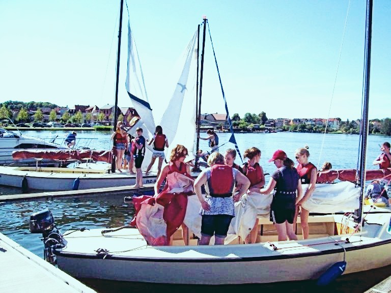 Strand & Mehr – Auf Klassenfahrt segeln lernen in MV